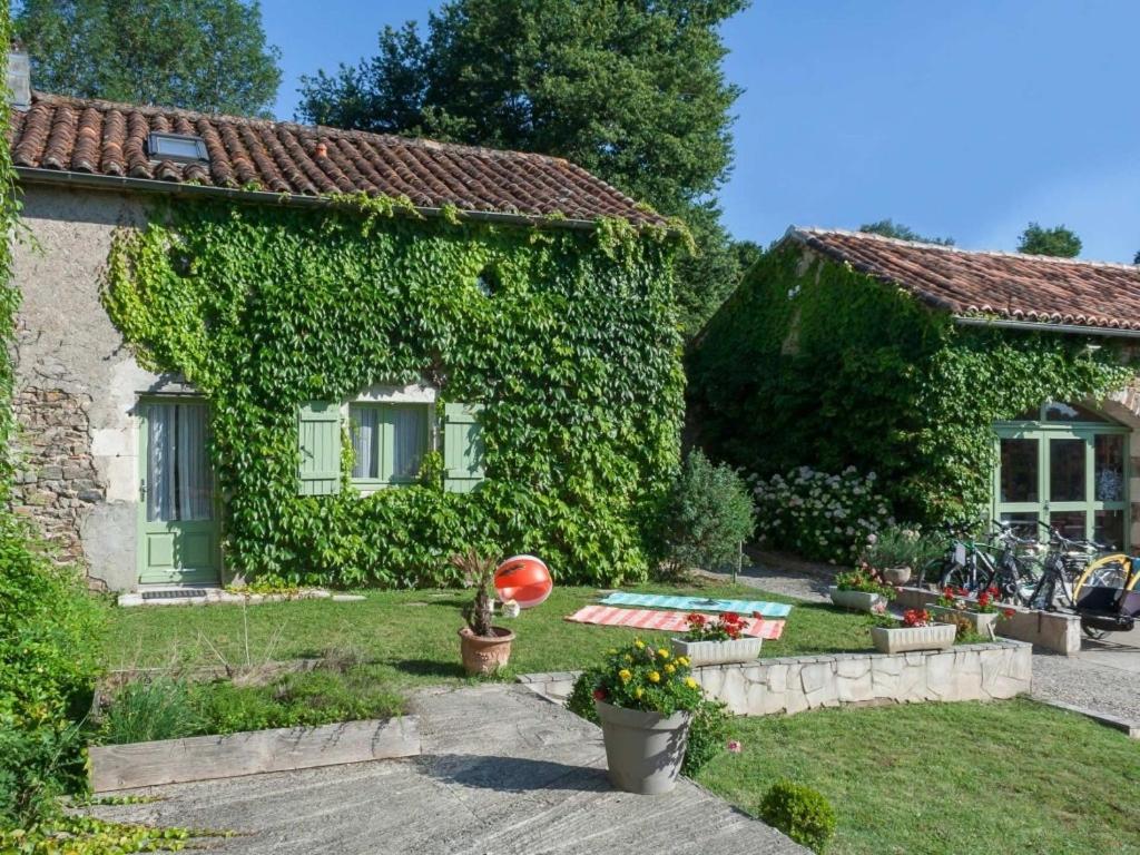 Camping Les Gorges Du Chambon Hotel Eymouthiers  Exterior foto
